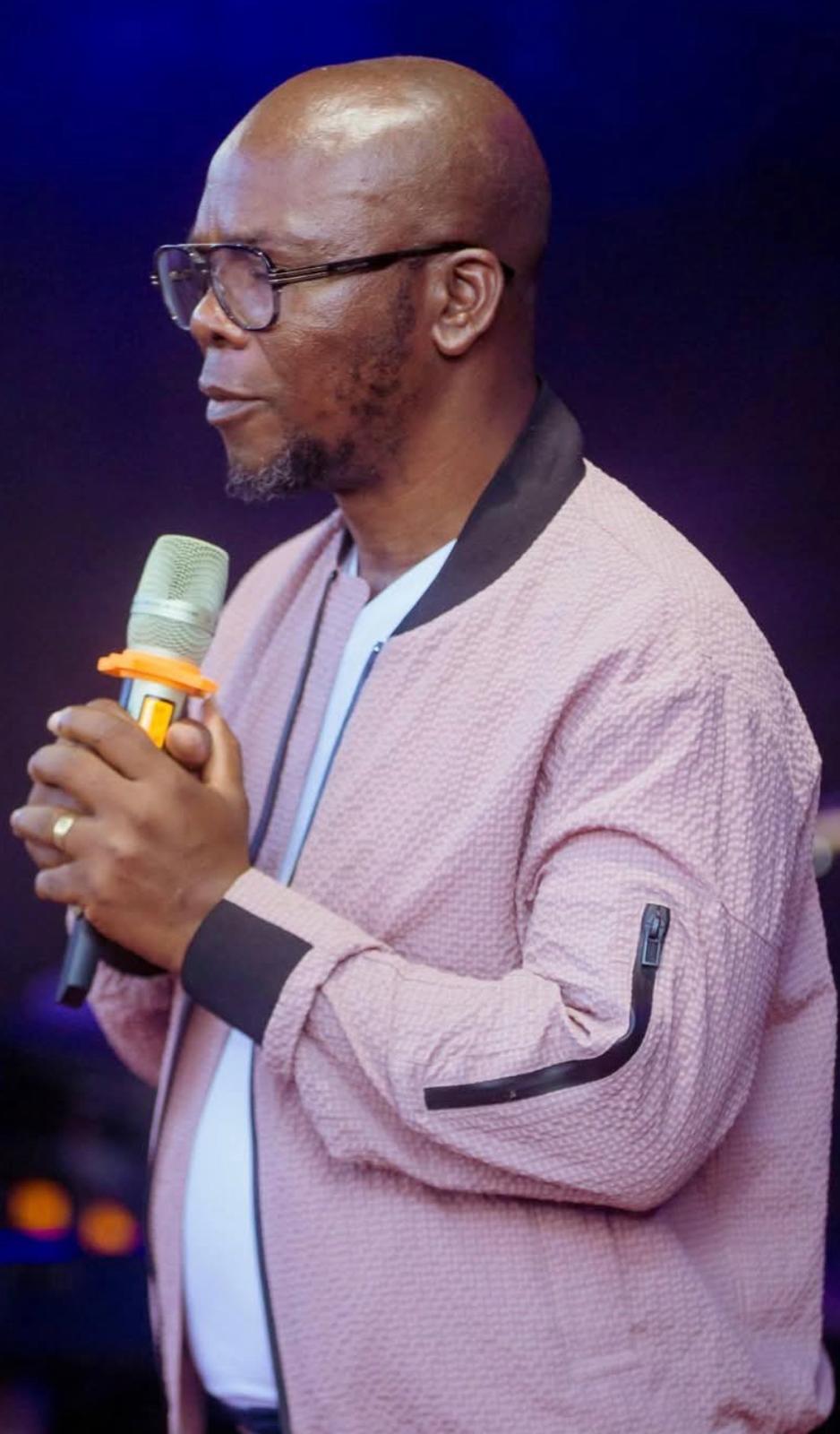 Portrait de Pasteur Julien Iyassa